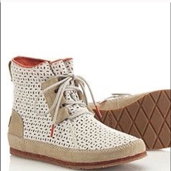 Sorel summer boots Clearance